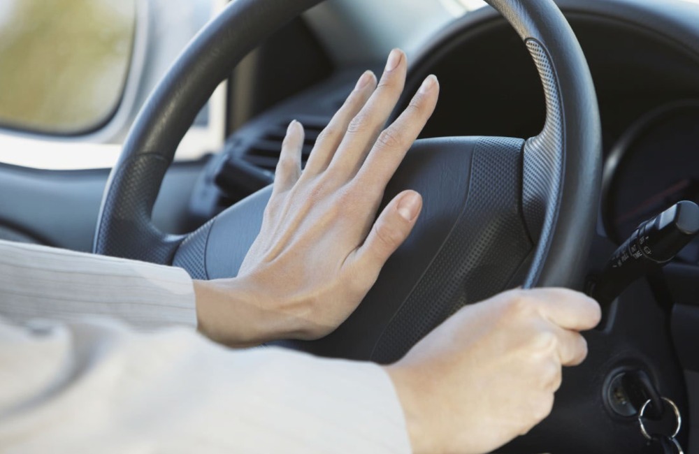 Call 911 Immediately In Road Rage Situations @bankrate/Pinterest