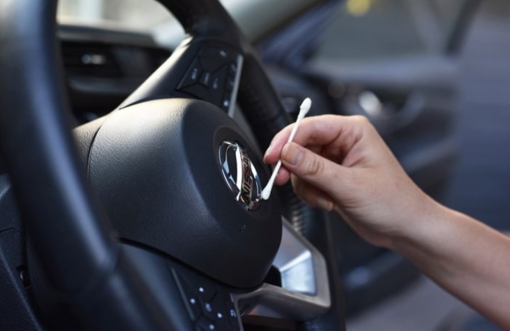 Detail Your Steering Wheel With Q-Tips @readersdigest/Pinterest
