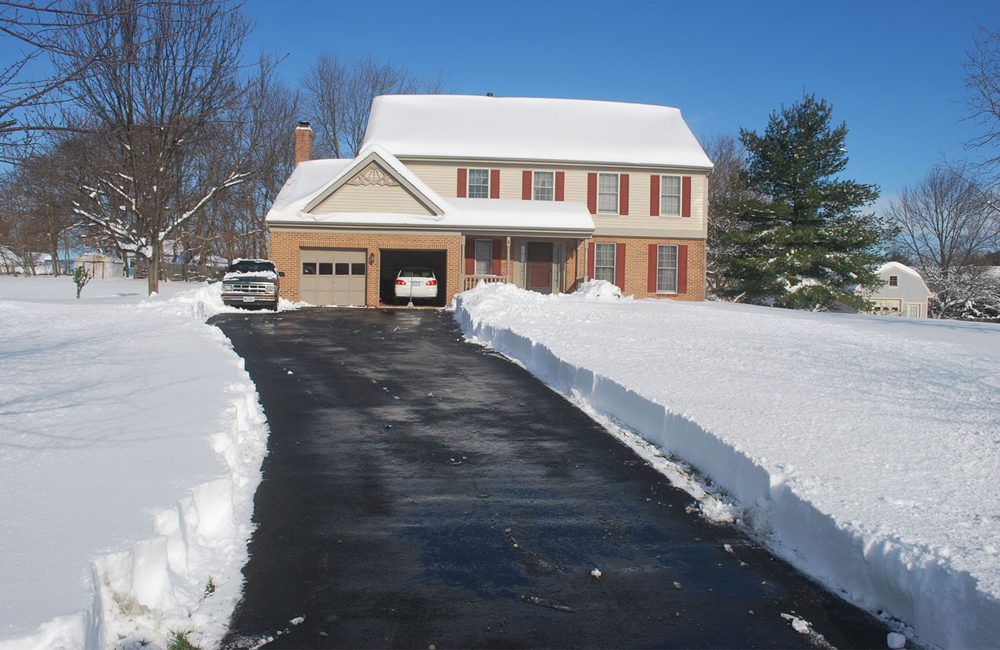 If You Know It's Going To Snow, Park At The End Of Your Driveway @megan_mazurek / Pinterest.com